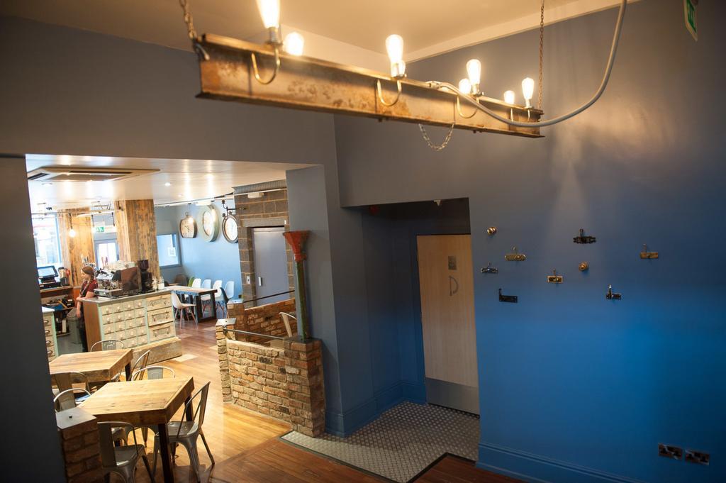 Hotel Forty One Driffield Екстериор снимка
